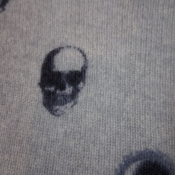 Skull Cashmere Taliah print 100% Cashmere Crewneck Grey Sweater Size XS - Picture 8 of 8